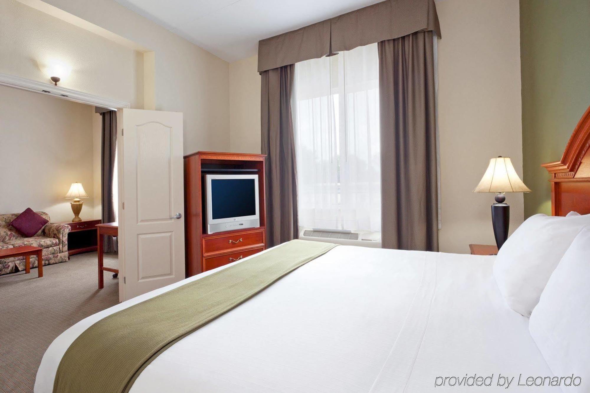 فندق غانانوكيفي  فندق وأجنحة هوليداي إن إكسبريس 1000 آيلاندز - جانانوكي المظهر الخارجي الصورة
